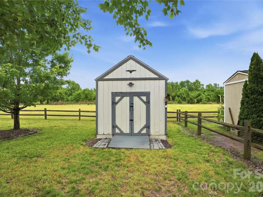720 Yvonne Drive, Concord, NC 28027.  MLS# CAR4380147, YatesRealty ID 21629. 