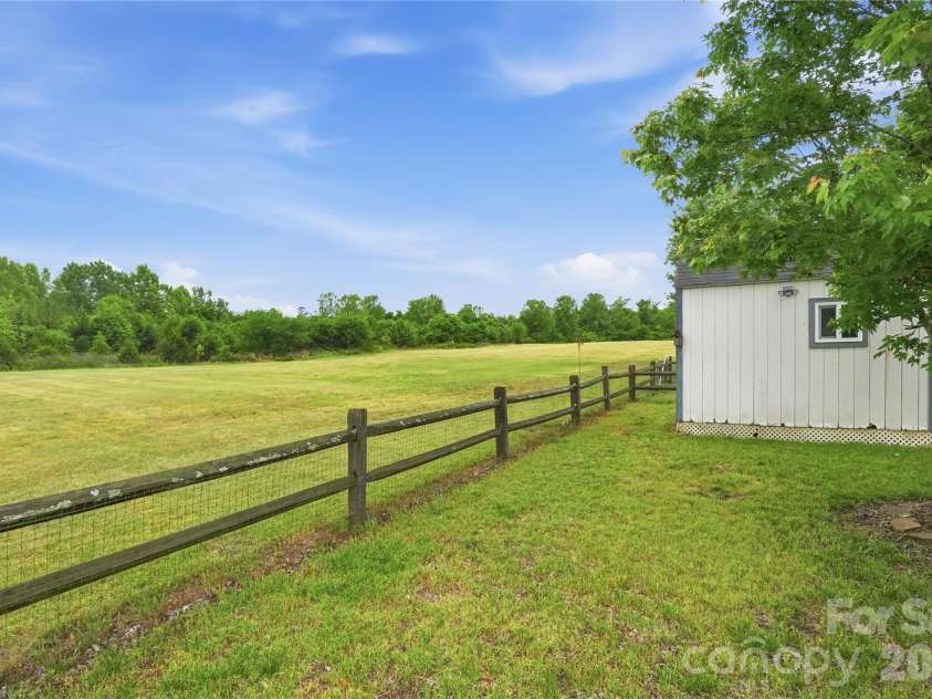 720 Yvonne Drive, Concord, NC 28027.  MLS# CAR4380147, YatesRealty ID 21629. 
