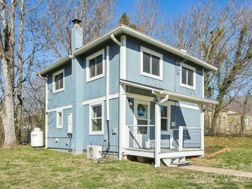 120 Stone Drive, Swannanoa, NC 28778.  MLS# CAR4223204, YatesRealty ID 2163. 