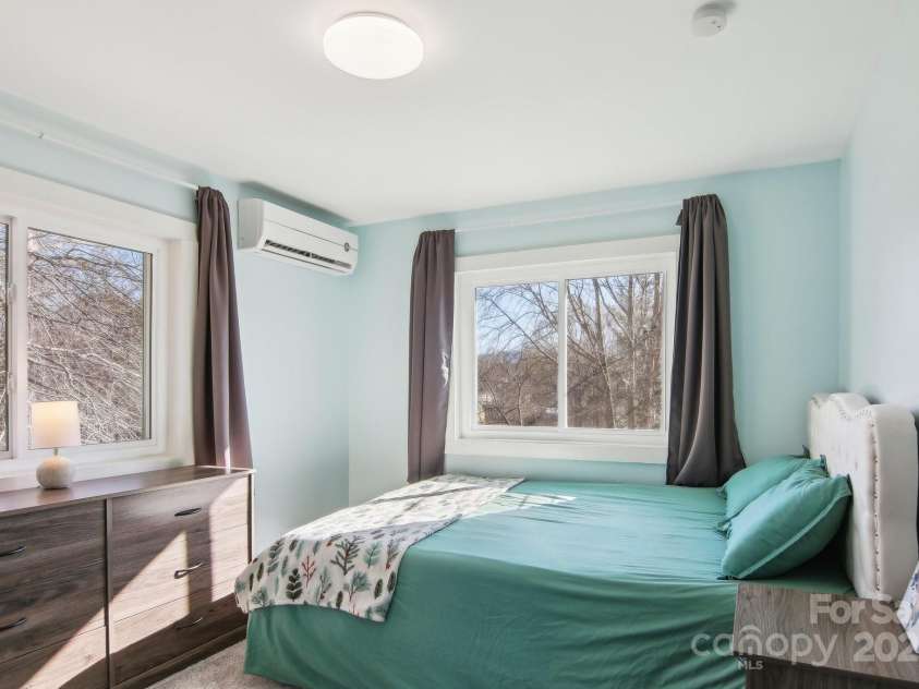 120 Stone Drive, Swannanoa, NC 28778.  MLS# CAR4223204, YatesRealty ID 2163. 