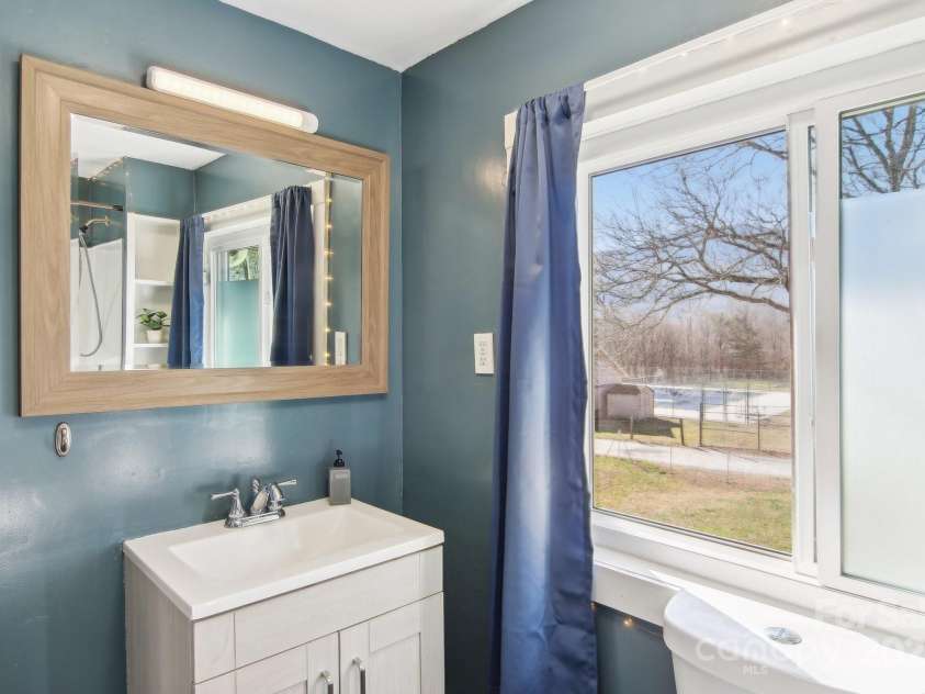 120 Stone Drive, Swannanoa, NC 28778.  MLS# CAR4223204, YatesRealty ID 2163. 