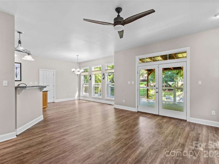 315 Wood Duck Loop, Mooresville, NC 28117.  MLS# CAR4268002, YatesRealty ID 2163. 315 Wood Duck Loop, Mooresville NC MLS 4268002 Waterfront. Open concept great room.