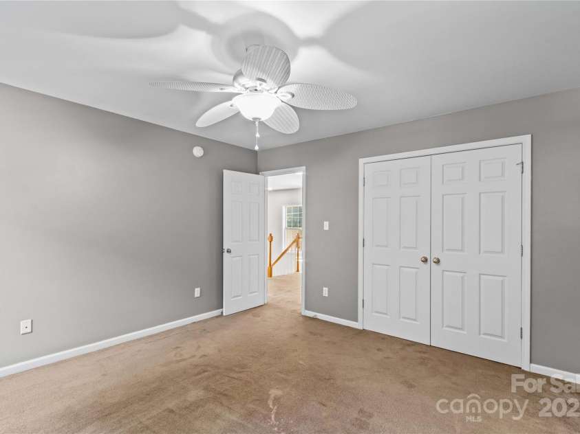 315 Wood Duck Loop, Mooresville, NC 28117.  MLS# CAR4268002, YatesRealty ID 2163. 315 Wood Duck Loop, Mooresville NC MLS 4268002 Waterfront. Upstairs bedroom 1 