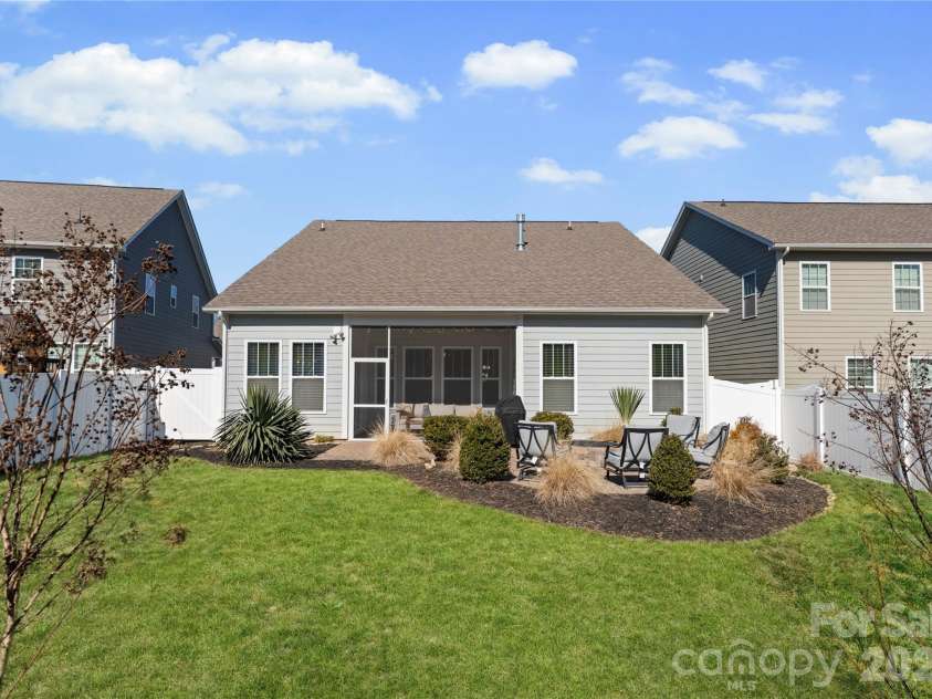 349 Preston Road, Mooresville, NC 28117.  MLS# CAR4347017, YatesRealty ID 2163. 