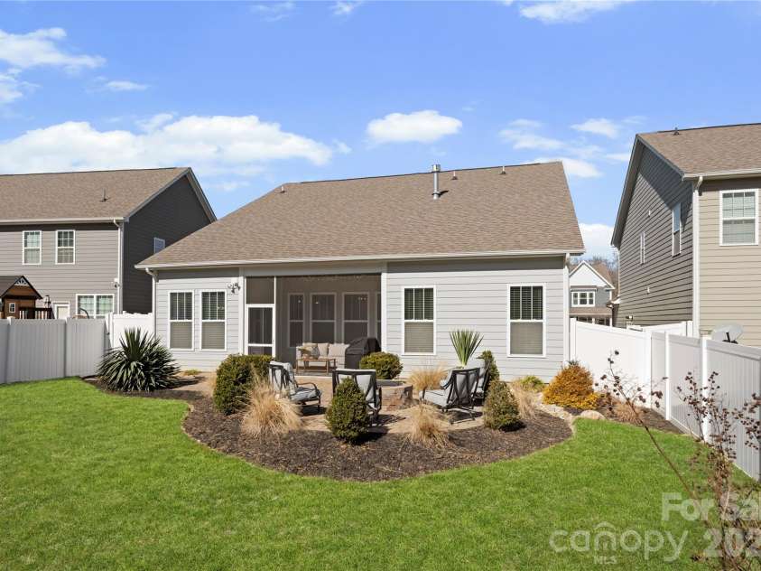 349 Preston Road, Mooresville, NC 28117.  MLS# CAR4347017, YatesRealty ID 2163. 