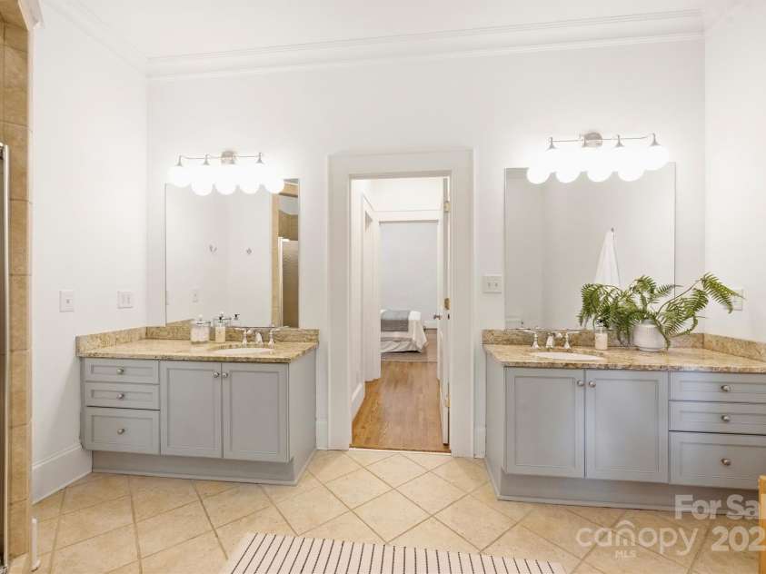 1417 The Plaza, Charlotte, NC 28205.  MLS# CAR4266660, YatesRealty ID 21630. 