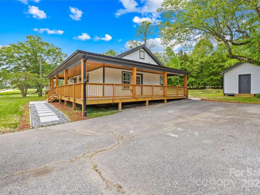 662 Camp Ferry Road, Mooresboro, NC 28114.  MLS# CAR4253869, YatesRealty ID 21631. 