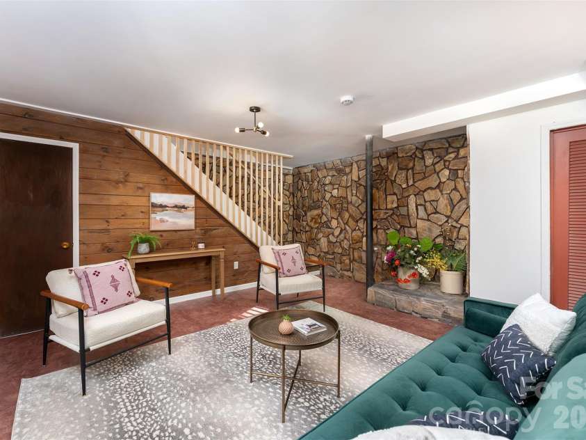 233 Bryant Ridge Drive, Swannanoa, NC 28778.  MLS# CAR4370197, YatesRealty ID 21632. Family/Flex space - another laundry area on this floor