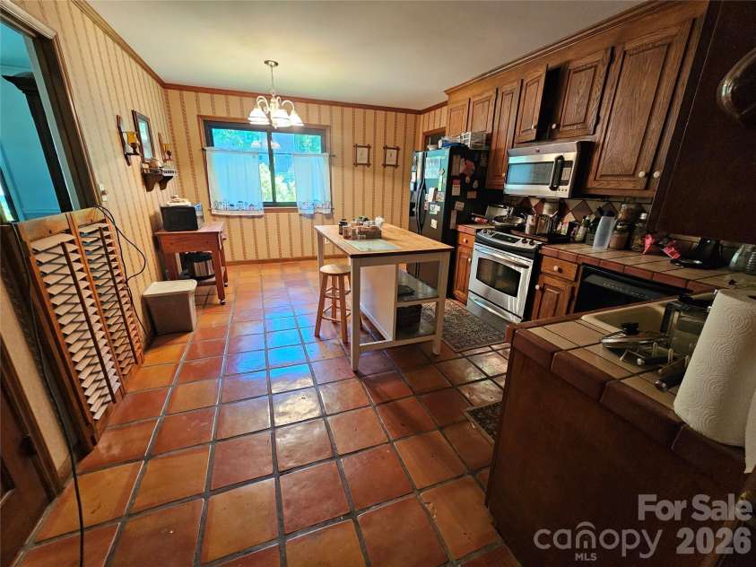 1108 Oak Hill Drive, Monroe, NC 28112.  MLS# CAR4379270, YatesRealty ID 21633. 