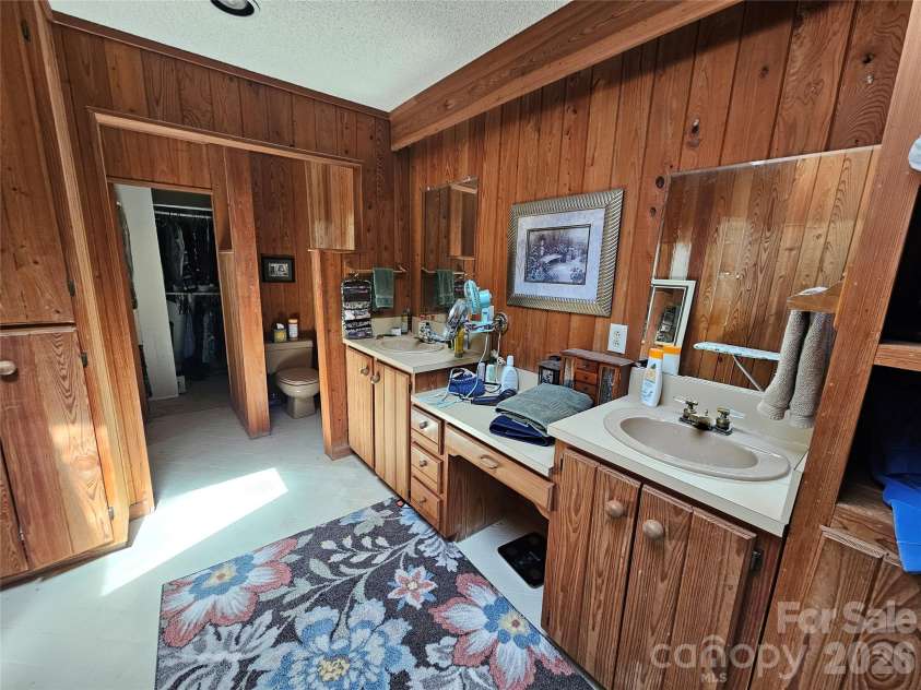 1108 Oak Hill Drive, Monroe, NC 28112.  MLS# CAR4379270, YatesRealty ID 21633. 