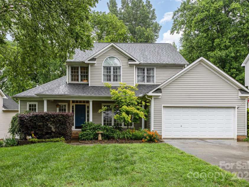 17318 Cambridge Grove Drive, Huntersville, NC 28078.  MLS# CAR4258388, YatesRealty ID 21634. 