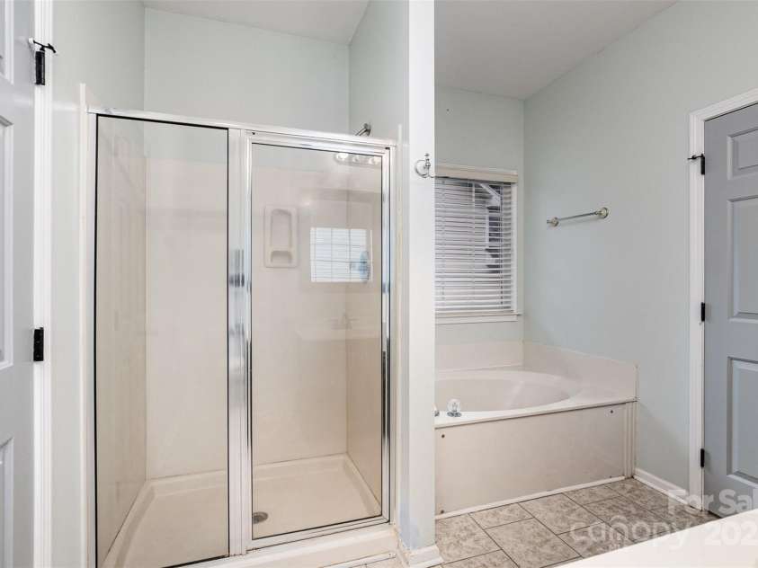 17318 Cambridge Grove Drive, Huntersville, NC 28078.  MLS# CAR4258388, YatesRealty ID 21634. 
