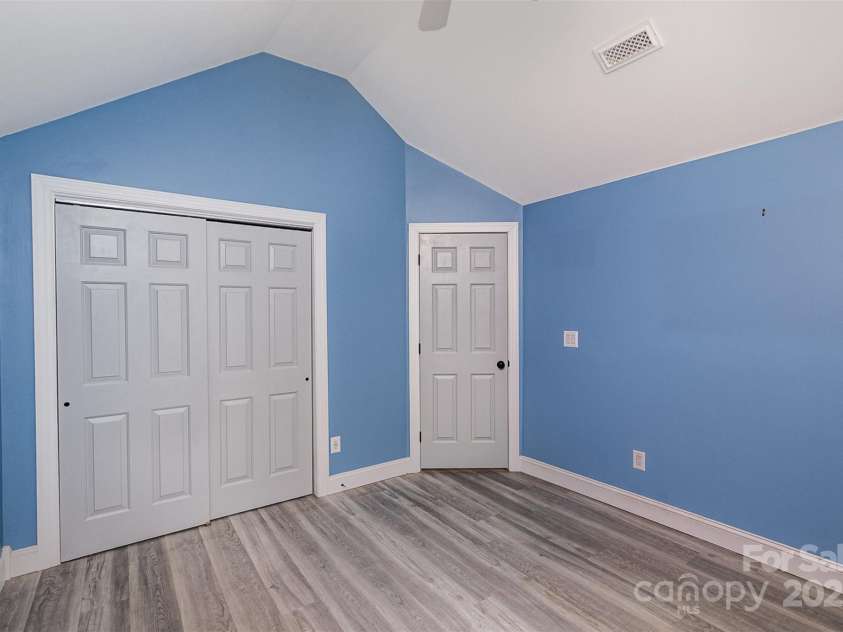 17318 Cambridge Grove Drive, Huntersville, NC 28078.  MLS# CAR4258388, YatesRealty ID 21634. 
