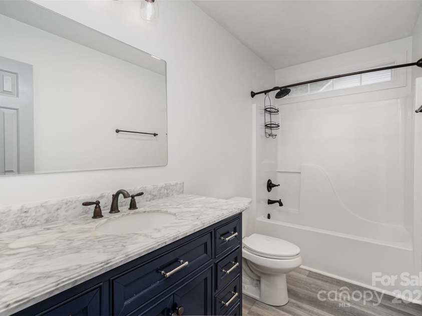 17318 Cambridge Grove Drive, Huntersville, NC 28078.  MLS# CAR4258388, YatesRealty ID 21634. 