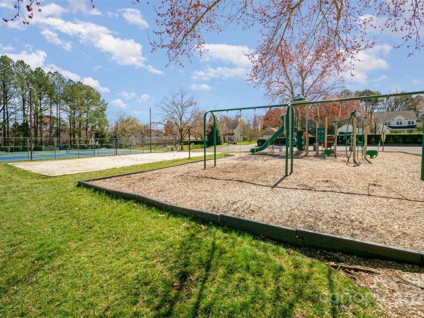 17318 Cambridge Grove Drive, Huntersville, NC 28078.  MLS# CAR4258388, YatesRealty ID 21634. 