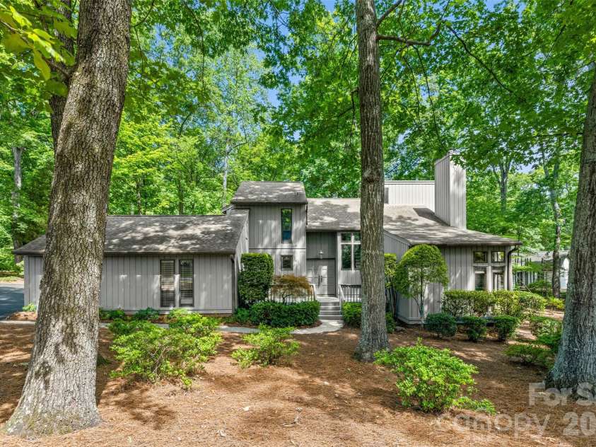 2 Honeysuckle Woods, Clover, SC 29710.  MLS# CAR4363870, YatesRealty ID 21635. 