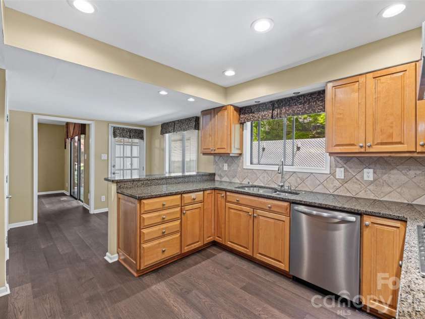 2 Honeysuckle Woods, Clover, SC 29710.  MLS# CAR4363870, YatesRealty ID 21635. 