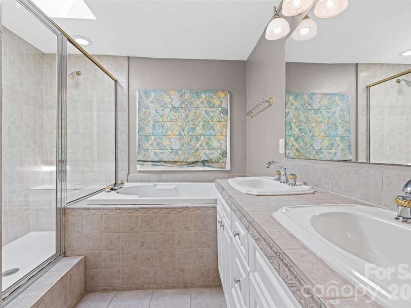 2 Honeysuckle Woods, Clover, SC 29710.  MLS# CAR4363870, YatesRealty ID 21635. 