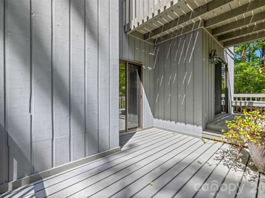 2 Honeysuckle Woods, Clover, SC 29710.  MLS# CAR4363870, YatesRealty ID 21635. 