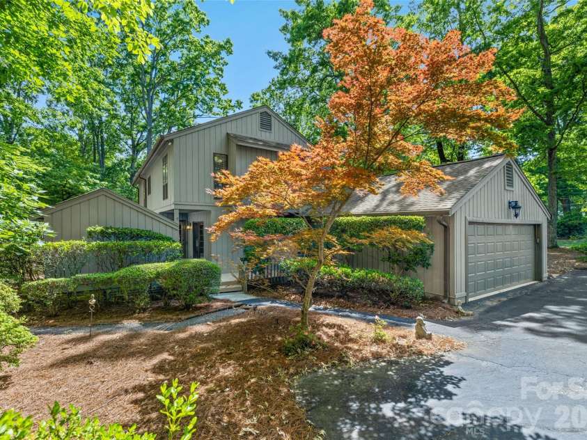 2 Honeysuckle Woods, Clover, SC 29710.  MLS# CAR4363870, YatesRealty ID 21635. 