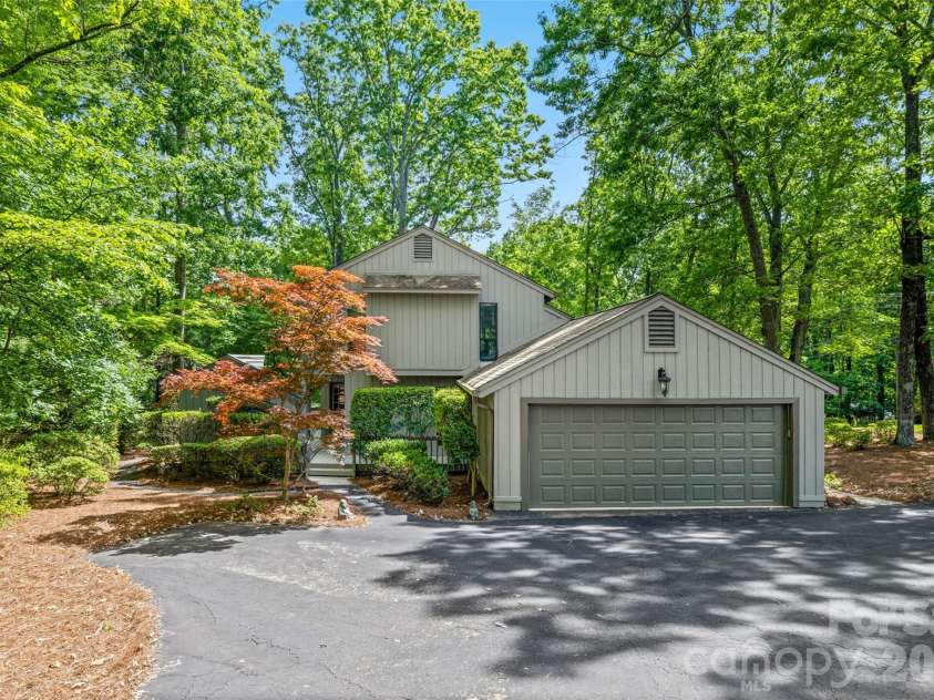 2 Honeysuckle Woods, Clover, SC 29710.  MLS# CAR4363870, YatesRealty ID 21635. 
