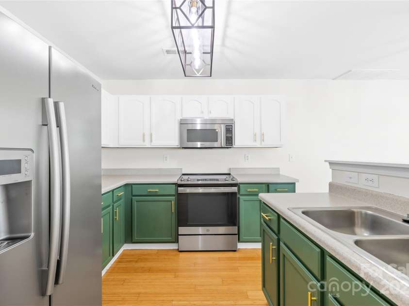8614 Westhope Street, Charlotte, NC 28216.  MLS# CAR4270582, YatesRealty ID 21635. 