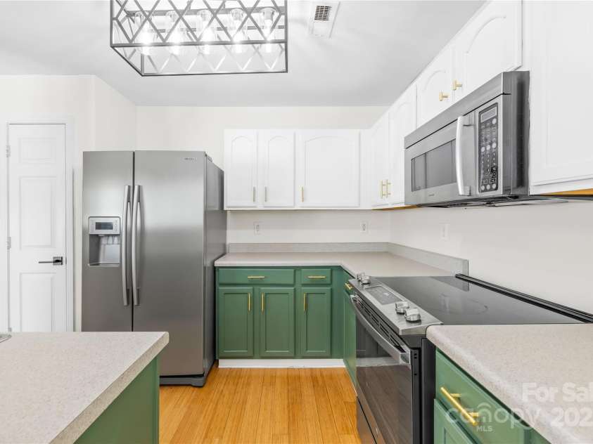 8614 Westhope Street, Charlotte, NC 28216.  MLS# CAR4270582, YatesRealty ID 21635. 