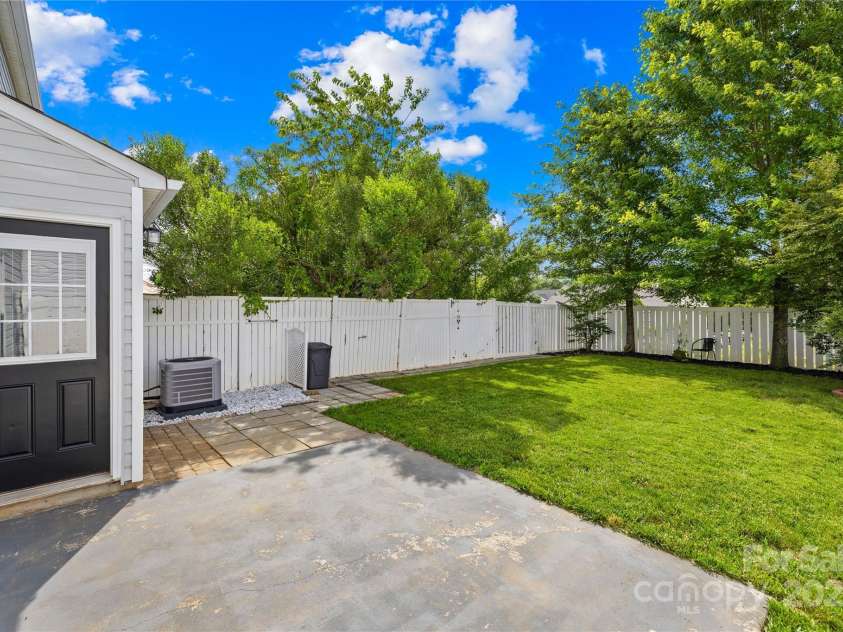8614 Westhope Street, Charlotte, NC 28216.  MLS# CAR4270582, YatesRealty ID 21635. 