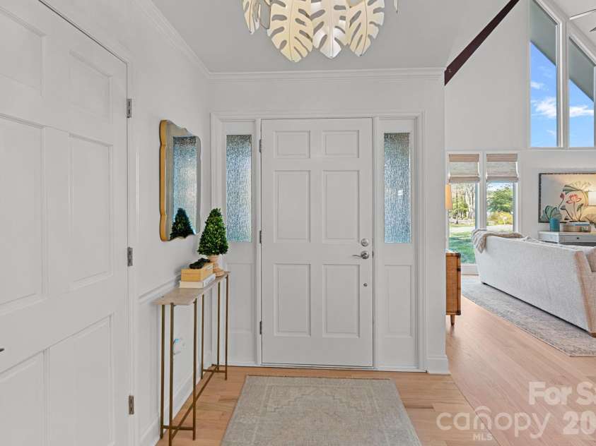 109 Sandy Shore Drive, Mooresville, NC 28117.  MLS# CAR4345257, YatesRealty ID 21636. 