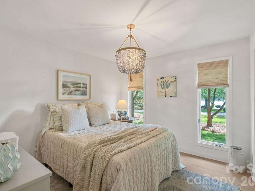 109 Sandy Shore Drive, Mooresville, NC 28117.  MLS# CAR4345257, YatesRealty ID 21636. 