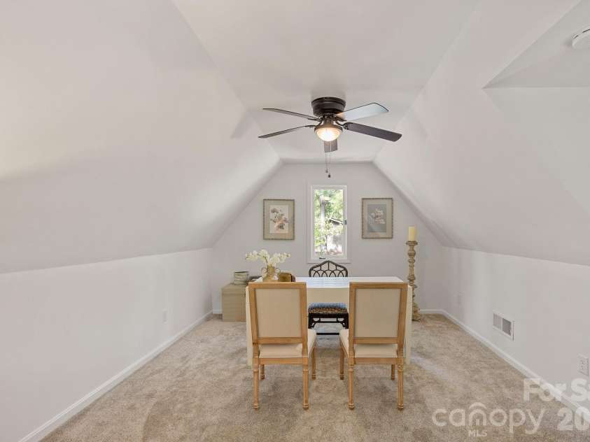 109 Sandy Shore Drive, Mooresville, NC 28117.  MLS# CAR4345257, YatesRealty ID 21636. 