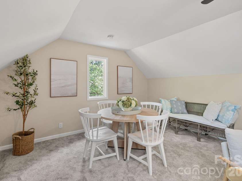 109 Sandy Shore Drive, Mooresville, NC 28117.  MLS# CAR4345257, YatesRealty ID 21636. 