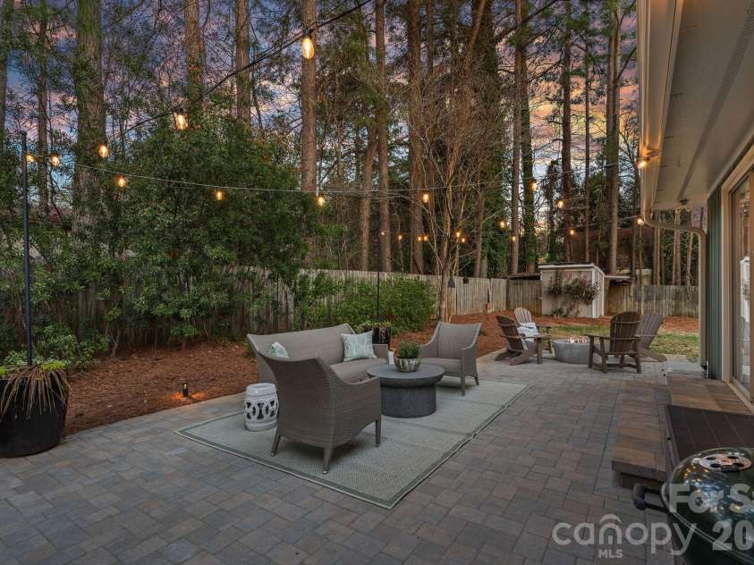 109 Sandy Shore Drive, Mooresville, NC 28117.  MLS# CAR4345257, YatesRealty ID 21636. 