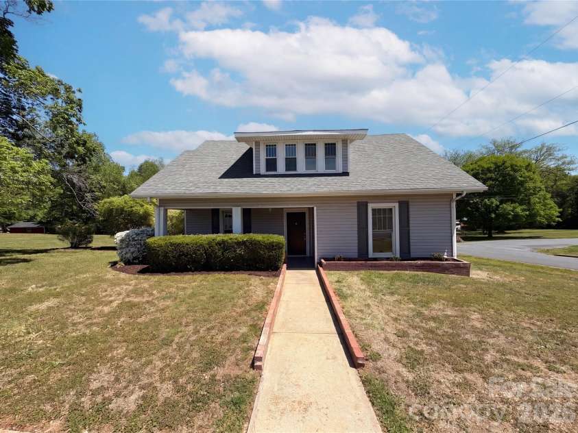 215 Ferry Road, New London, NC 28127.  MLS# CAR4372599, YatesRealty ID 21639. 