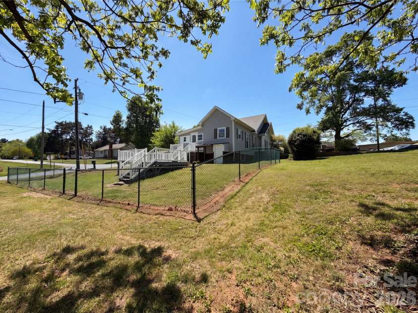 215 Ferry Road, New London, NC 28127.  MLS# CAR4372599, YatesRealty ID 21639. 