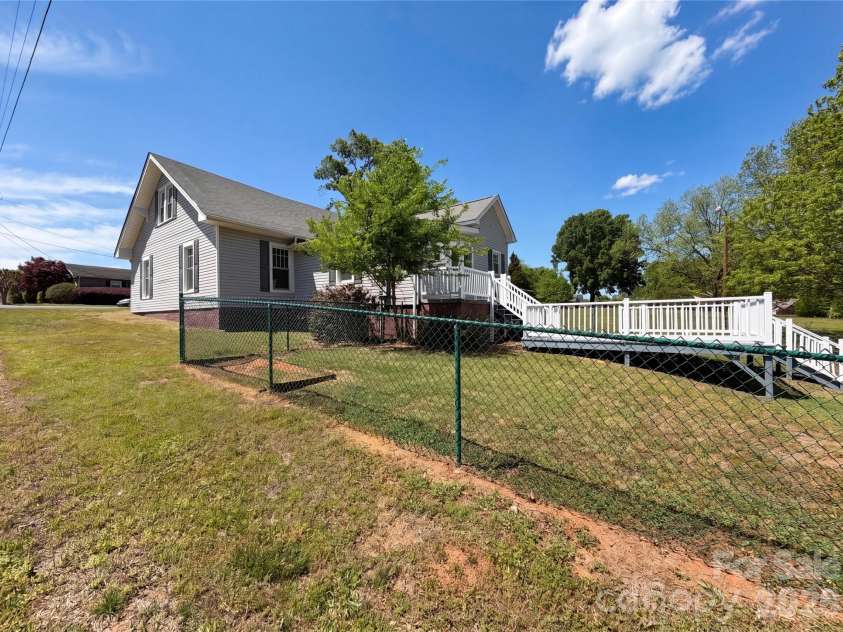 215 Ferry Road, New London, NC 28127.  MLS# CAR4372599, YatesRealty ID 21639. 