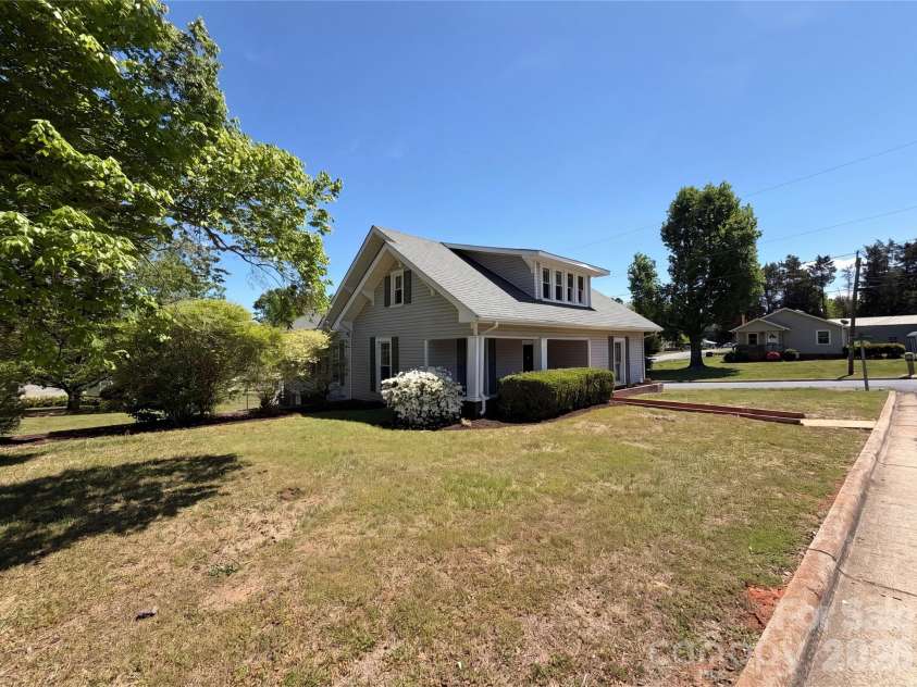 215 Ferry Road, New London, NC 28127.  MLS# CAR4372599, YatesRealty ID 21639. 