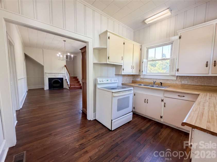 215 Ferry Road, New London, NC 28127.  MLS# CAR4372599, YatesRealty ID 21639. 
