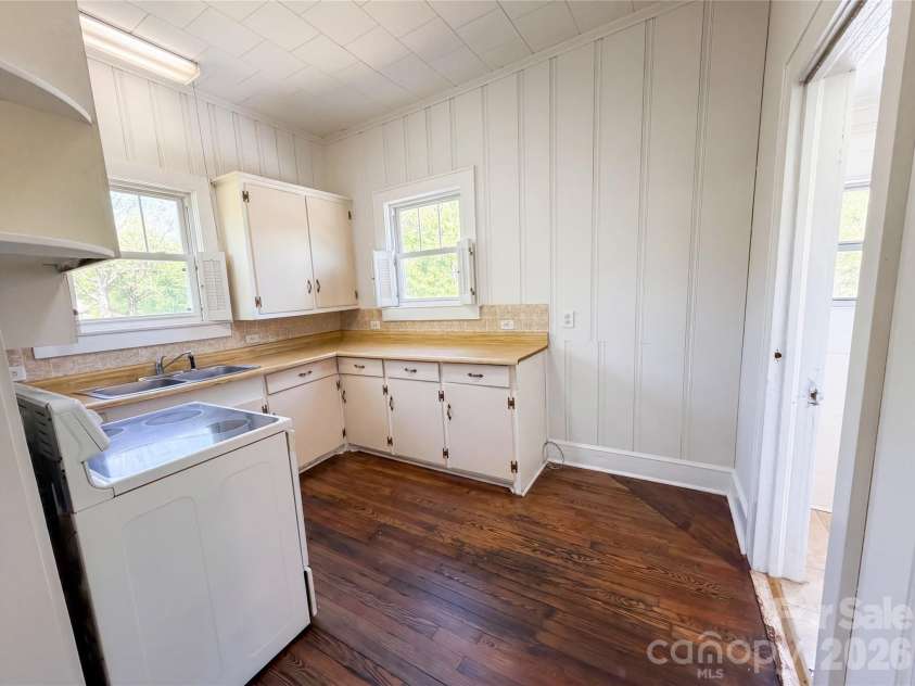 215 Ferry Road, New London, NC 28127.  MLS# CAR4372599, YatesRealty ID 21639. 