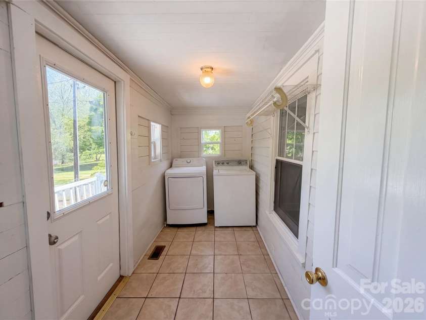 215 Ferry Road, New London, NC 28127.  MLS# CAR4372599, YatesRealty ID 21639. 