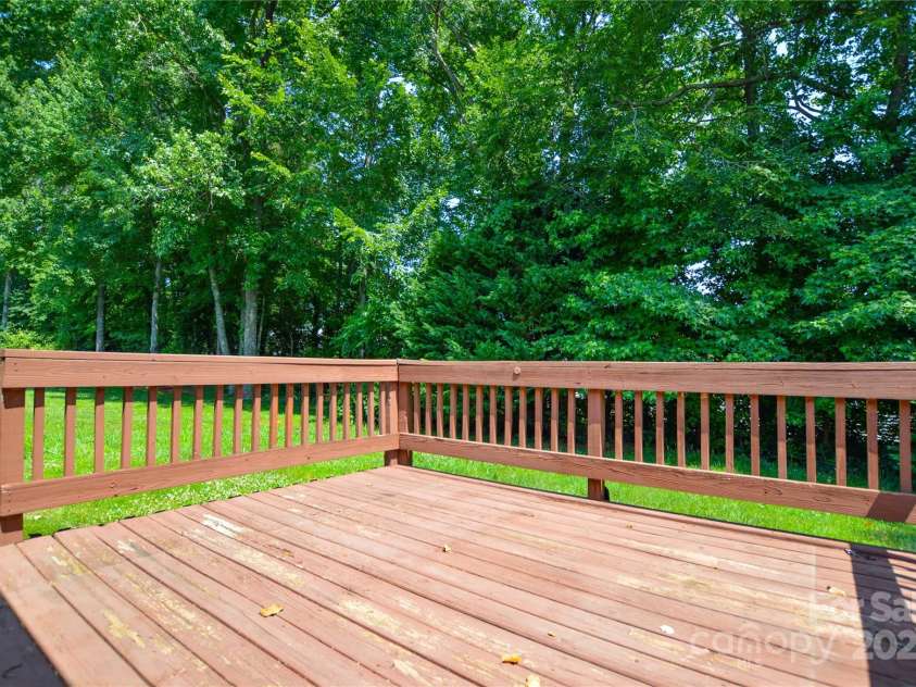 676 Rebecca Jane Drive, Mooresville, NC 28115.  MLS# CAR4270311, YatesRealty ID 21639. 