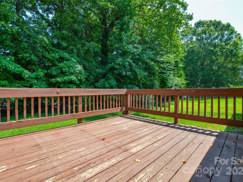 676 Rebecca Jane Drive, Mooresville, NC 28115.  MLS# CAR4270311, YatesRealty ID 21639. 