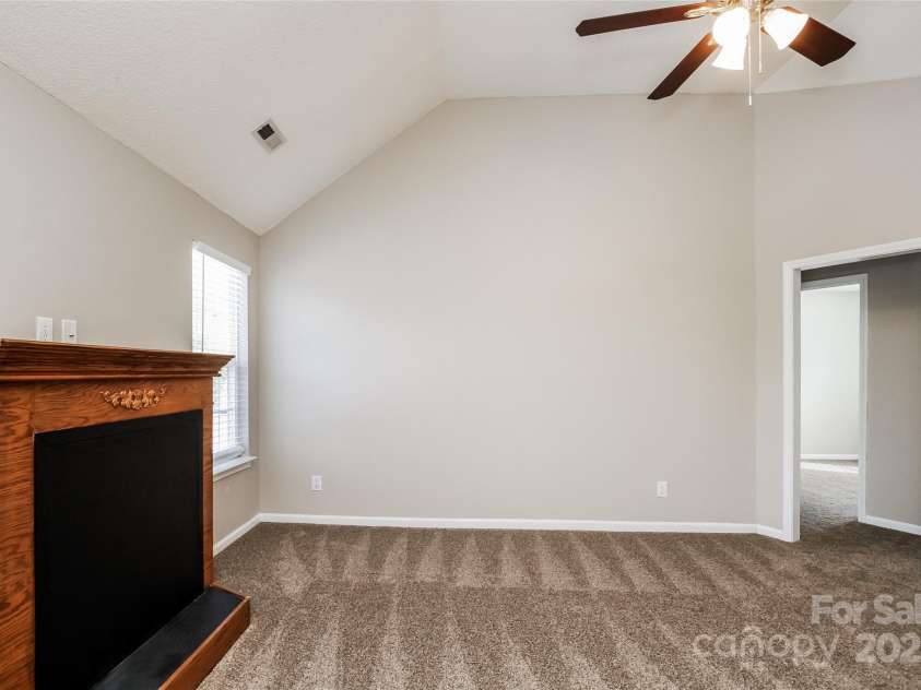 676 Rebecca Jane Drive, Mooresville, NC 28115.  MLS# CAR4270311, YatesRealty ID 21639. 