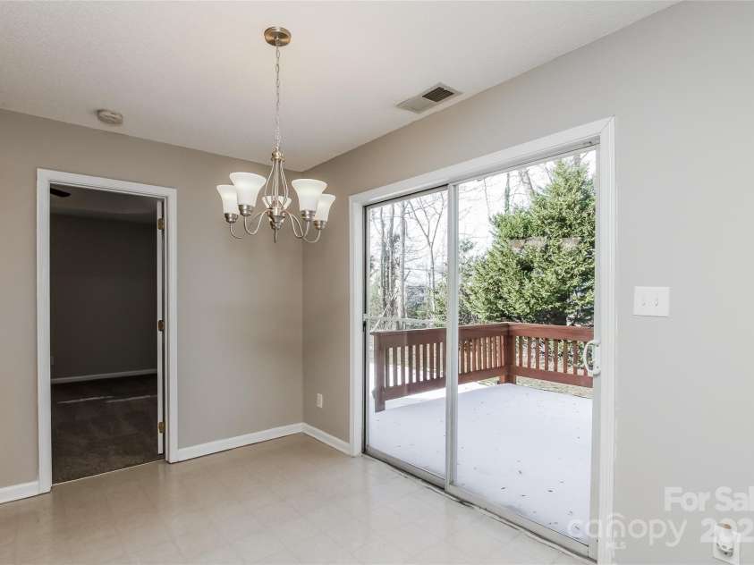 676 Rebecca Jane Drive, Mooresville, NC 28115.  MLS# CAR4270311, YatesRealty ID 21639. 