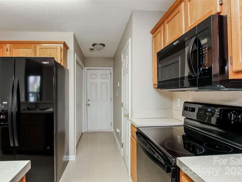 676 Rebecca Jane Drive, Mooresville, NC 28115.  MLS# CAR4270311, YatesRealty ID 21639. 