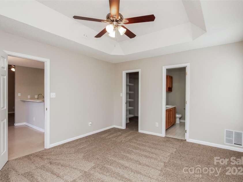 676 Rebecca Jane Drive, Mooresville, NC 28115.  MLS# CAR4270311, YatesRealty ID 21639. 