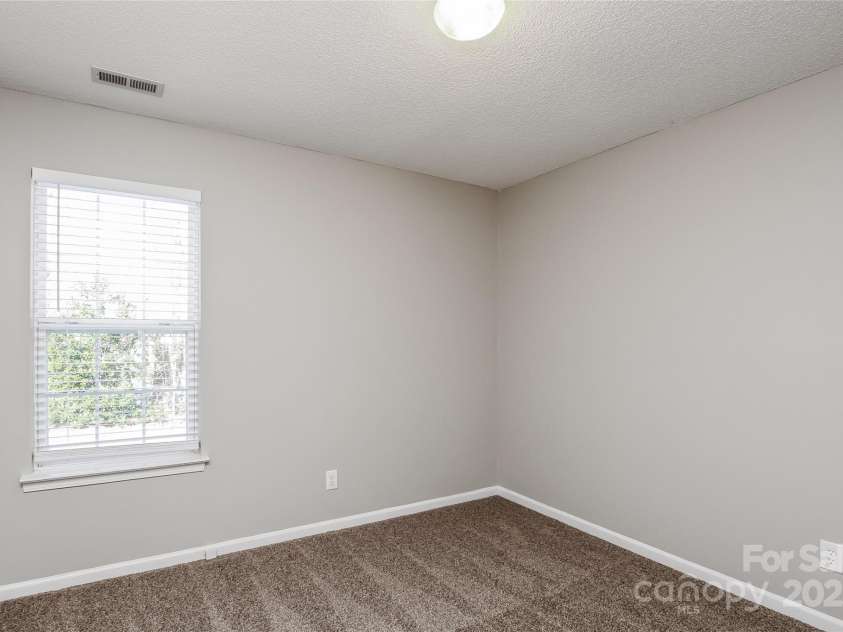 676 Rebecca Jane Drive, Mooresville, NC 28115.  MLS# CAR4270311, YatesRealty ID 21639. 