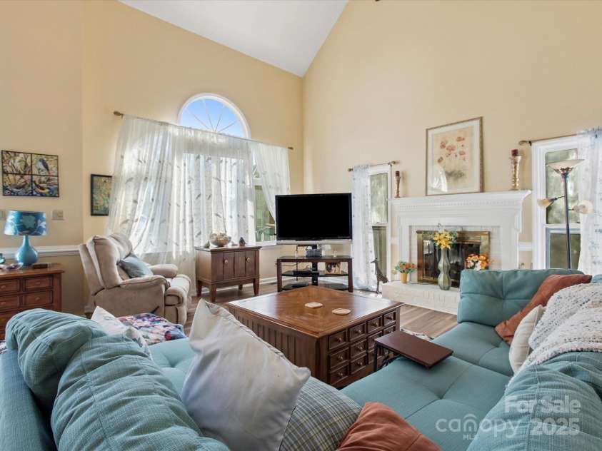 10700 Summitt Tree Court, Charlotte, NC 28277.  MLS# CAR4222227, YatesRealty ID 2164. 