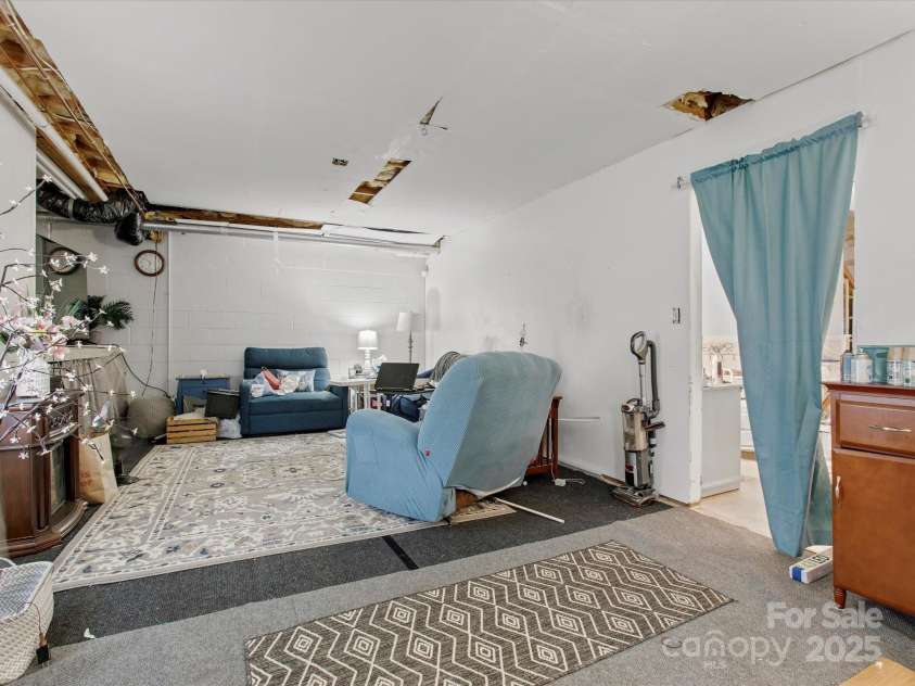 10700 Summitt Tree Court, Charlotte, NC 28277.  MLS# CAR4222227, YatesRealty ID 2164. Basement