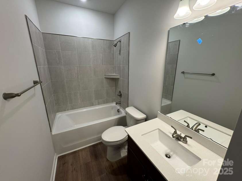 4750 Lakeview Road, Charlotte, NC 28216.  MLS# CAR4261325, YatesRealty ID 2164. 2nd floor hall bath